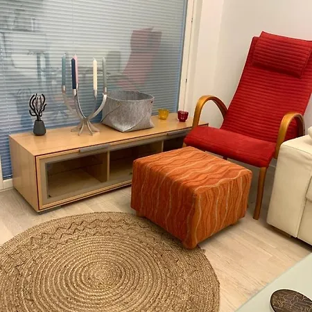 Modern Nearby Airport Daire